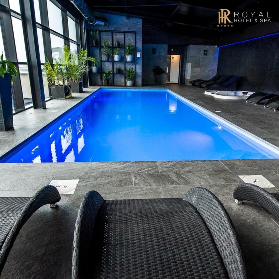 Hotel Royal & Spa Białystok Exteriér fotografie The pool at the hotel