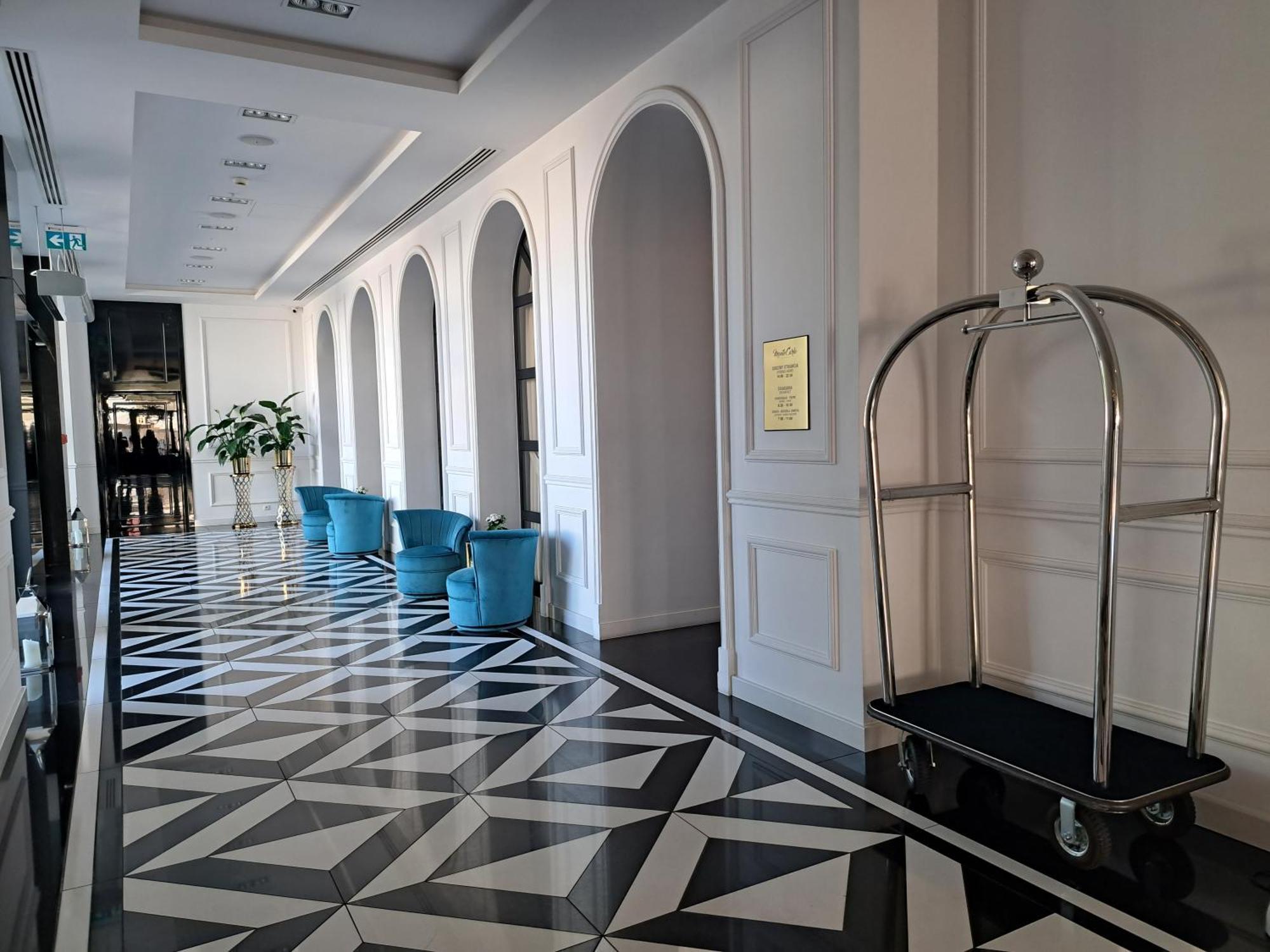 Hotel Royal & Spa Białystok Exteriér fotografie Lobby