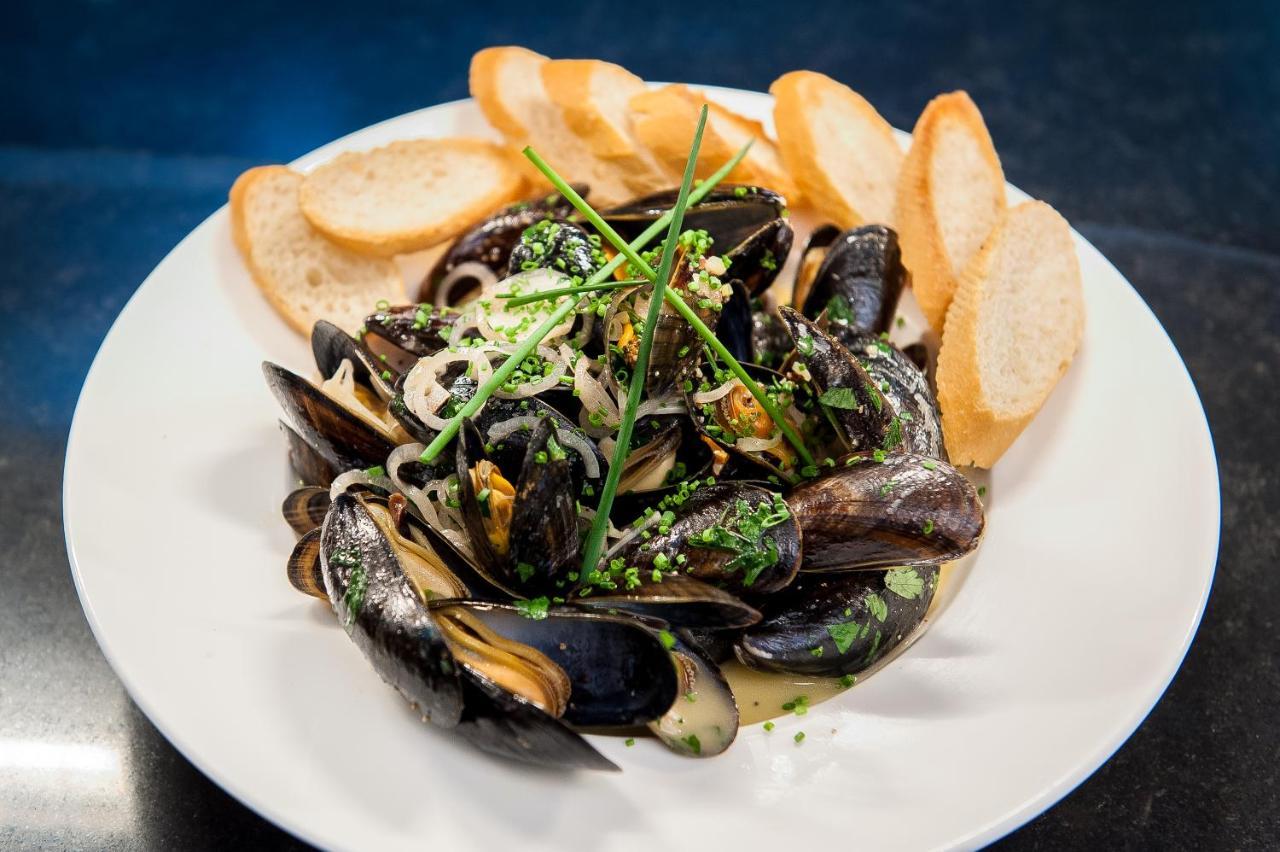Hotel Royal & Spa Białystok Exteriér fotografie Mussels prepared in a French style